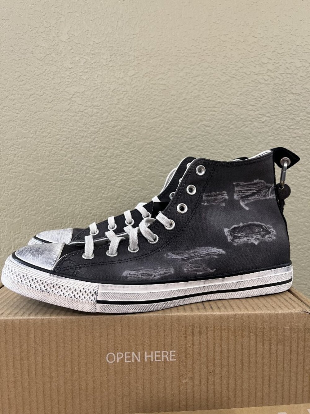 Charli XCX Converse Chuck Taylor All Star Men's 10.5 BRAT